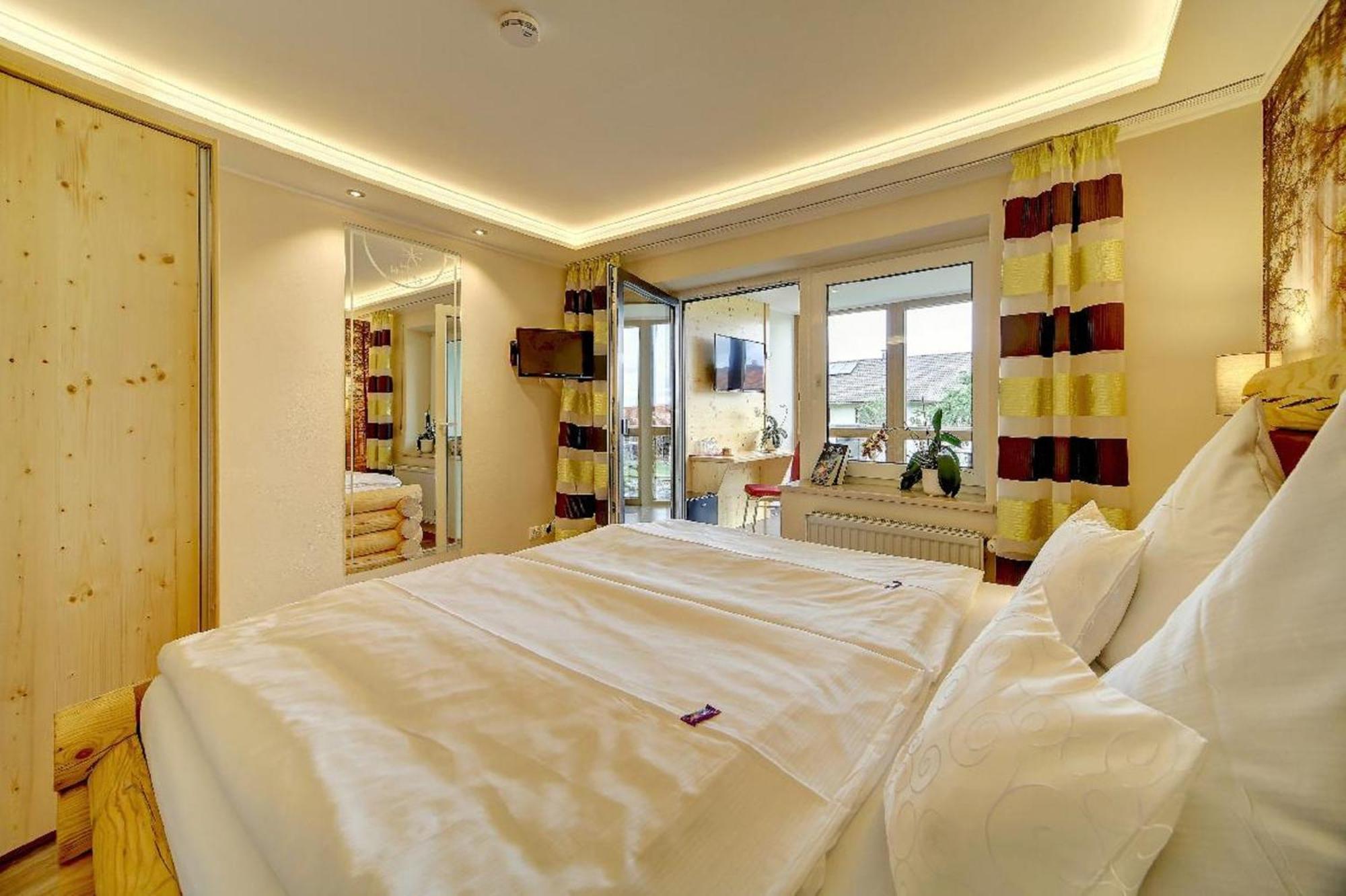 Hotel Hirschenstein Achslach Luaran gambar